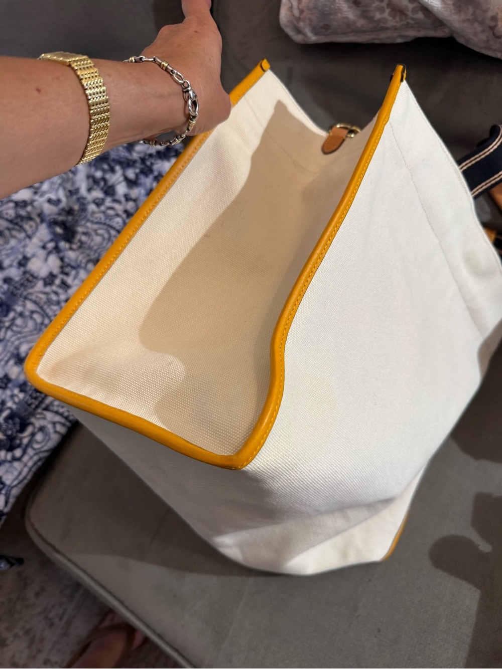 Camp Coach Canvas Tote 40 - Picture 11 of 14